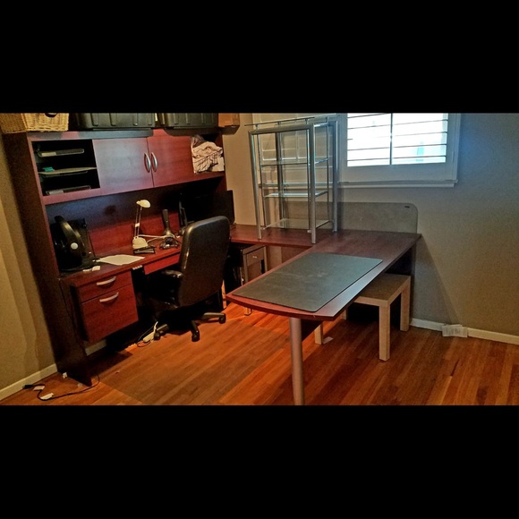 Wrap around office desk - Picture 2 of 2